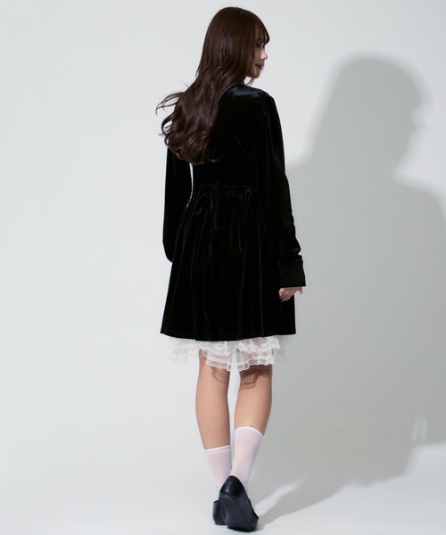 ALLuRing ChaRm（アリュリングチャーム）の「Ruffle Lace velvet Mini Dress / フリルレースベルベットミニワンピース 首紐付き（ワンピース・レディース・ブラック・M/S）」の17枚目の写真