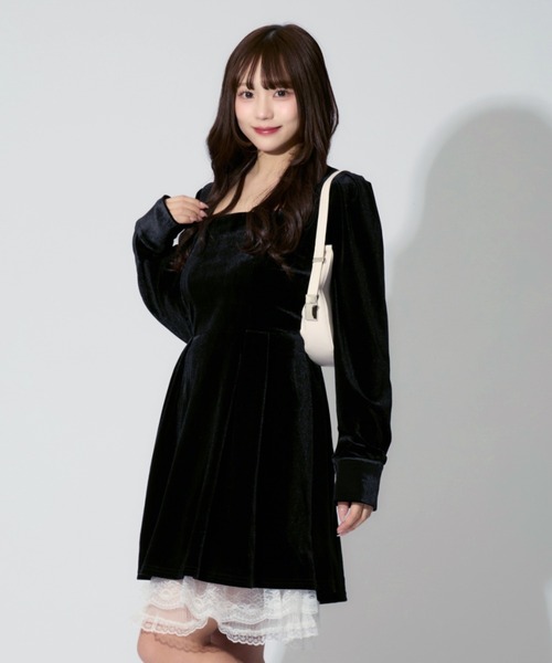 ALLuRing ChaRm（アリュリングチャーム）の「Ruffle Lace velvet Mini Dress / フリルレースベルベットミニワンピース 首紐付き（ワンピース・レディース・ブラック・M/S）」の14枚目の写真