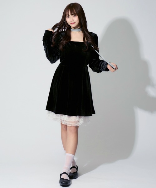 ALLuRing ChaRm（アリュリングチャーム）の「Ruffle Lace velvet Mini Dress / フリルレースベルベットミニワンピース 首紐付き（ワンピース・レディース・ブラック・M/S）」の16枚目の写真