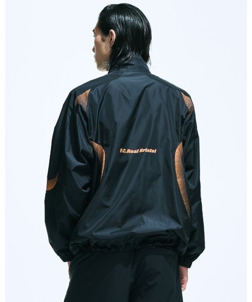 F.C.Real Bristol(エフシーレアルブリストル)の「STAND COLLAR PRACTICE JACKET(ブルゾン・メンズ・オフホワイト/ブラック・X-LARGE/LARGE/MEDIUM/SMALL/XX-LARGE)」の4枚目の写真