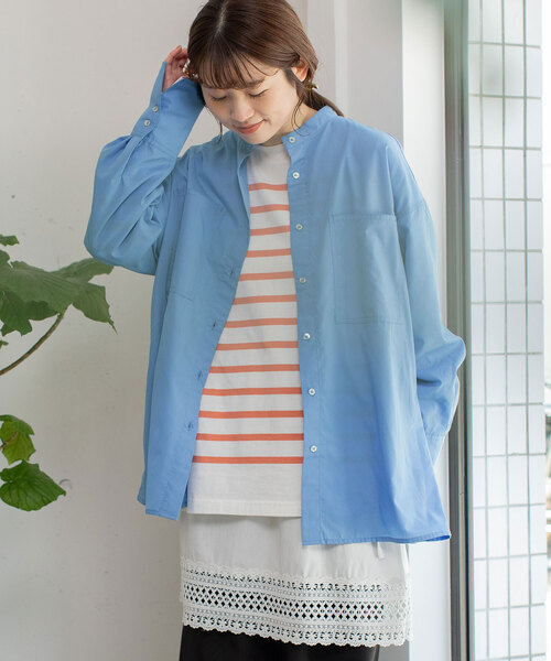 POU DOU DOU（プードゥドゥ）の「バンドカラーポケットシャツ（シャツ/ブラウス・レディース・ラベンダー/オフホワイト/ブルー・M）」の2枚目の写真