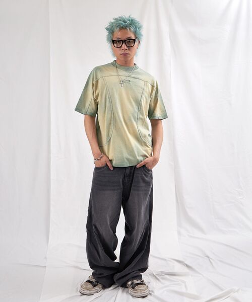 SEQUENZ（シークエンズ）の「【SEQUENZ（シークエンズ）】WASHED SPLASH S/S TEE / Tシャツ 半袖 クルーネック オーバーサイズ センターロゴ 刺繍（Tシャツ/カットソー・メンズ・グリーン系その他3/グレイッシュベージュ/ブラック・LARGE/MEDIUM/SMALL）」の6枚目の写真