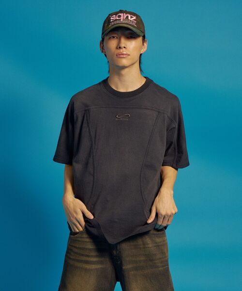 SEQUENZ（シークエンズ）の「【SEQUENZ（シークエンズ）】WASHED SPLASH S/S TEE / Tシャツ 半袖 クルーネック オーバーサイズ センターロゴ 刺繍（Tシャツ/カットソー・メンズ・グリーン系その他3/グレイッシュベージュ/ブラック・LARGE/MEDIUM/SMALL）」の12枚目の写真