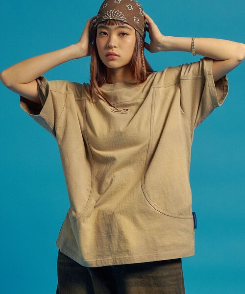 SEQUENZ（シークエンズ）の「【SEQUENZ（シークエンズ）】WASHED SPLASH S/S TEE / Tシャツ 半袖 クルーネック オーバーサイズ センターロゴ 刺繍（Tシャツ/カットソー・メンズ・グリーン系その他3/グレイッシュベージュ/ブラック・LARGE/MEDIUM/SMALL）」の19枚目の写真