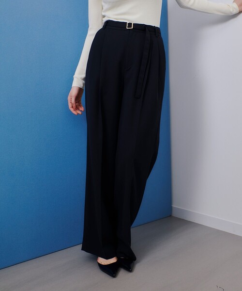 allureville(アルアバイル)の「CRISPYカルゼタックパンツ(その他パンツ・レディース・ベージュ/ネイビー/ブルー・1/2)」の3枚目の写真