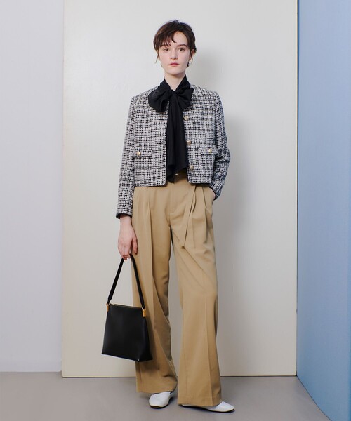 allureville(アルアバイル)の「CRISPYカルゼタックパンツ(その他パンツ・レディース・ベージュ/ネイビー/ブルー・1/2)」の13枚目の写真