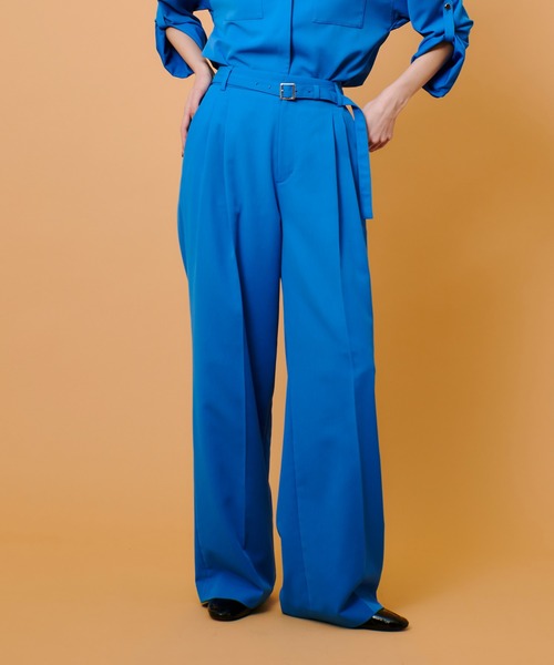 allureville(アルアバイル)の「CRISPYカルゼタックパンツ(その他パンツ・レディース・ベージュ/ネイビー/ブルー・1/2)」の4枚目の写真