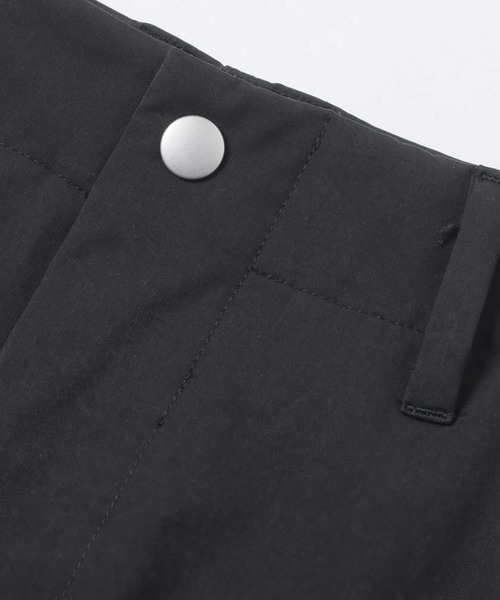 MATSUFUJI(マツフジ)の「Water Repellent Wide Cargo Trousers(カーゴパンツ・メンズ・ブラック/グレイッシュベージュ・2/3)」の10枚目の写真