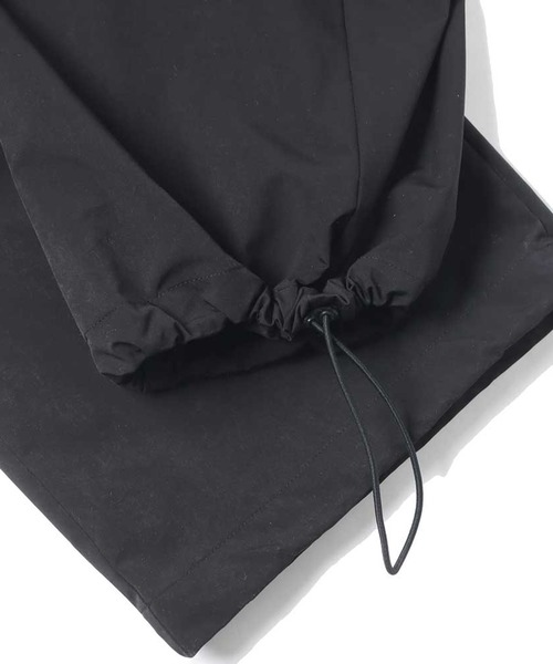 MATSUFUJI(マツフジ)の「Water Repellent Wide Cargo Trousers(カーゴパンツ・メンズ・ブラック/グレイッシュベージュ・2/3)」の14枚目の写真