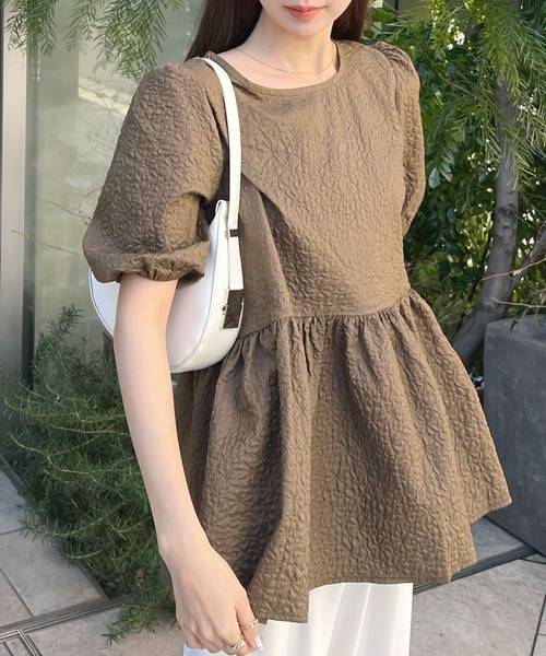 Futier land(フューティアランド)の「【新色追加】ふくれジャガードペプラムトップス(Tシャツ/カットソー・レディース・アイボリー/イエロー/ブラウン/ブラック/ライトグレー/ミント/グレー・FREE)」の17枚目の写真