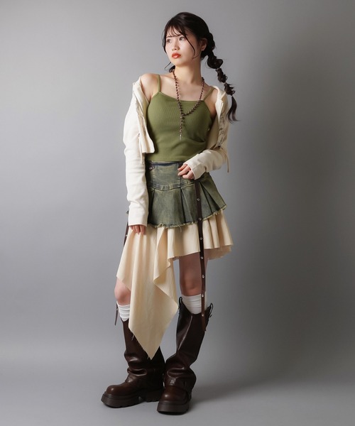 SPINNS（スピンズ）の「一番使いやすい丈感目指しました！/カップ付き ショート丈キャミソール/2サイズ・5色展開（キャミソール・レディース・ナチュラル/カーキ/オフホワイト/ブラック/チャコール・M/S）」の10枚目の写真