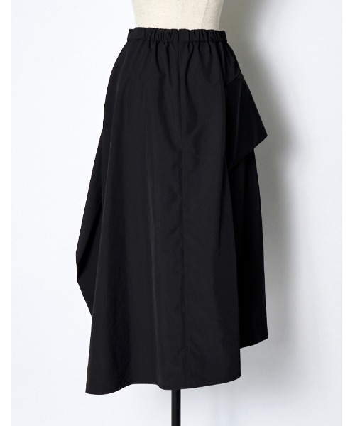 RUMCHE（ラムシェ）の「Asymmetry Flare Skirt / アシンメトリーフレアスカート（スカート・レディース・ブラック・SMALL/MEDIUM）」の5枚目の写真