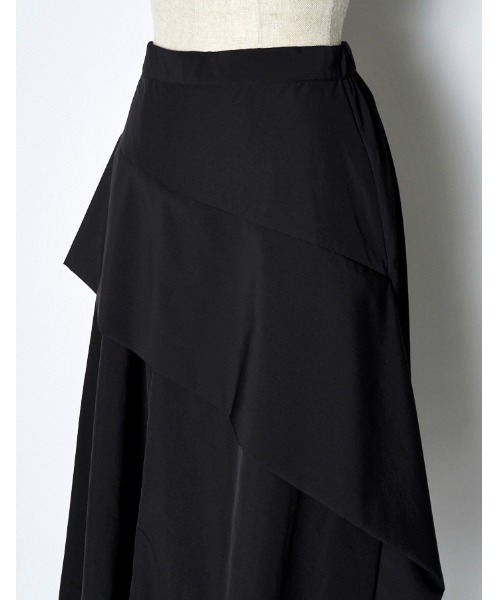 RUMCHE（ラムシェ）の「Asymmetry Flare Skirt / アシンメトリーフレアスカート（スカート・レディース・ブラック・SMALL/MEDIUM）」の8枚目の写真