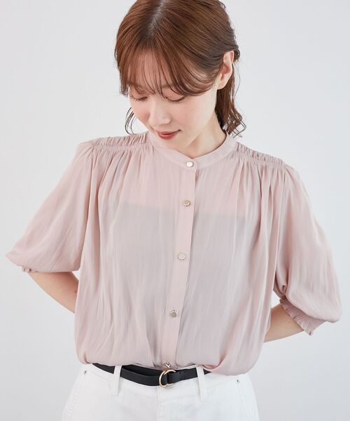 le.coeur blanc（ルクールブラン）の「パウダーサテン袖シャーリングブラウス（シャツ/ブラウス・レディース・ライトグレー/ピンク/グリーン・38）」の3枚目の写真