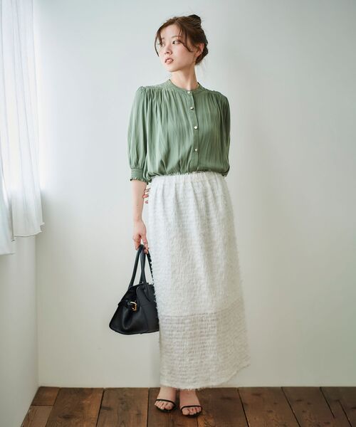 le.coeur blanc（ルクールブラン）の「パウダーサテン袖シャーリングブラウス（シャツ/ブラウス・レディース・ライトグレー/ピンク/グリーン・38）」の4枚目の写真