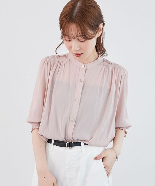 le.coeur blanc（ルクールブラン）の「パウダーサテン袖シャーリングブラウス（シャツ/ブラウス・レディース・ライトグレー/ピンク/グリーン・38）」の13枚目の写真