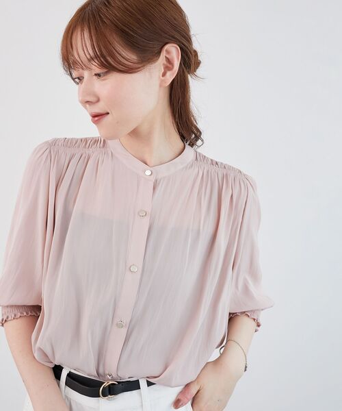 le.coeur blanc（ルクールブラン）の「パウダーサテン袖シャーリングブラウス（シャツ/ブラウス・レディース・ライトグレー/ピンク/グリーン・38）」の14枚目の写真