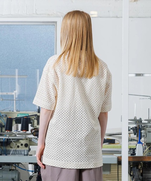 VOAAOV(ヴォアーブ)の「【VOAAOV】 RASCHEL MESH Polo Shirt(ポロシャツ・メンズ・ブラック/ネイビー/チャコールグレー/オフホワイト・1/2)」の6枚目の写真