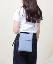 Bermosa（ベルモサ）の「【軽量】 ３層式 縦長ミニポシェット（ショルダーバッグ）」