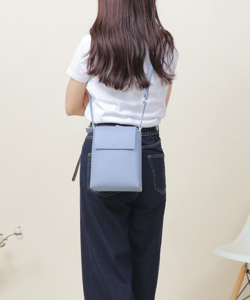 Bermosa（ベルモサ）の「【軽量】 ３層式 縦長ミニポシェット（ショルダーバッグ・レディース・シルバー/ブルー/アイボリー/ブラック/ベージュ/パープル・FREE）」の19枚目の写真