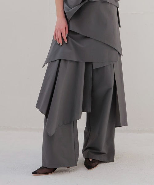 DRESSLAVE(ドレスレイブ)の「irregular tiered all in one(イレギュラーティアードオールインワン)(サロペット/オーバーオール・レディース・ブラック/グレー・38)」の6枚目の写真