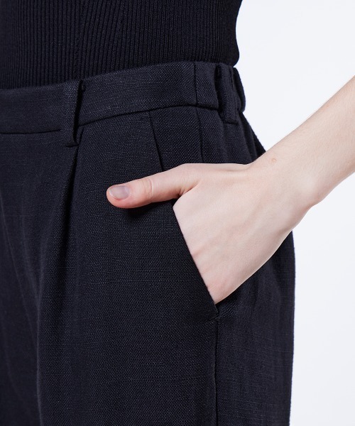 Sov.(ソブ)の「リネンマットスラブテーパードパンツ(その他パンツ・レディース・ブラック/オフホワイト・38/36)」の6枚目の写真