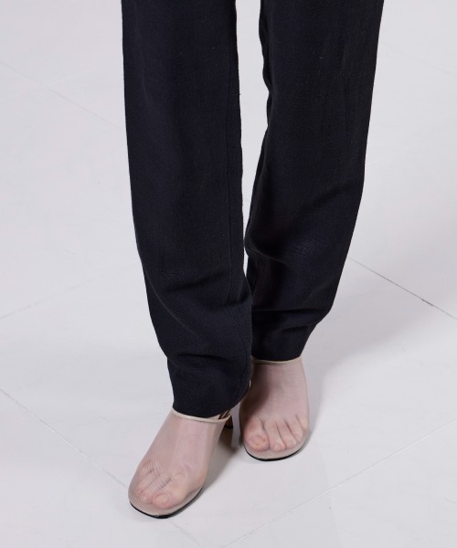 Sov.(ソブ)の「リネンマットスラブテーパードパンツ(その他パンツ・レディース・ブラック/オフホワイト・38/36)」の10枚目の写真