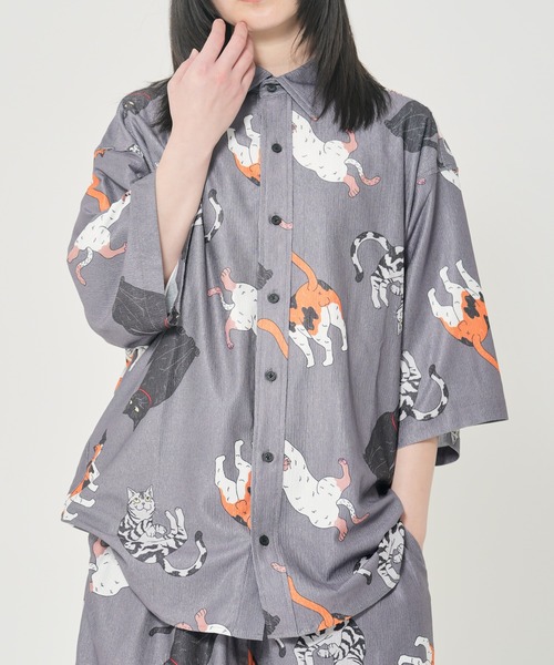 CORISCO（コリスコ）の「カットサッカー総柄プリント半袖シャツ(M1)（シャツ/ブラウス・メンズ・その他1/その他3/その他2/その他5/その他4/その他6・X-LARGE/LARGE/MEDIUM）」の2枚目の写真