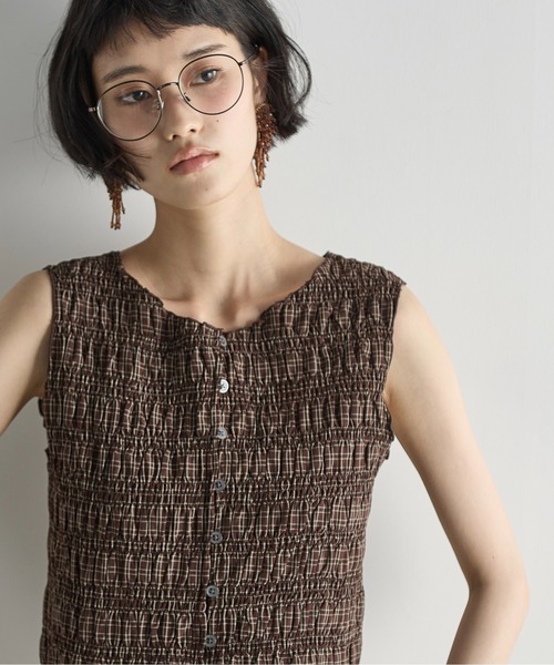 THE YOn(ザヨン)の「2WAYチェックシャーリングノースリブラウス(シャツ/ブラウス・レディース・サックスブルー/ブラウン/ベージュ・FREE)」の7枚目の写真