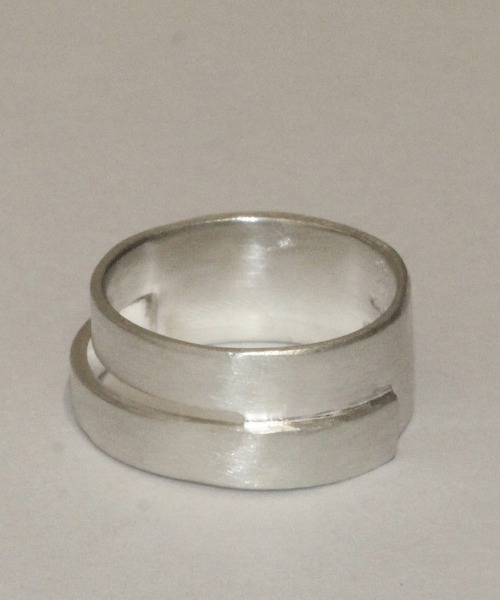 STUDIOUS(ステュディオス)の「【gift hand】Sv base 1 ring(リング・メンズ・シルバー・17号/19号)」の3枚目の写真