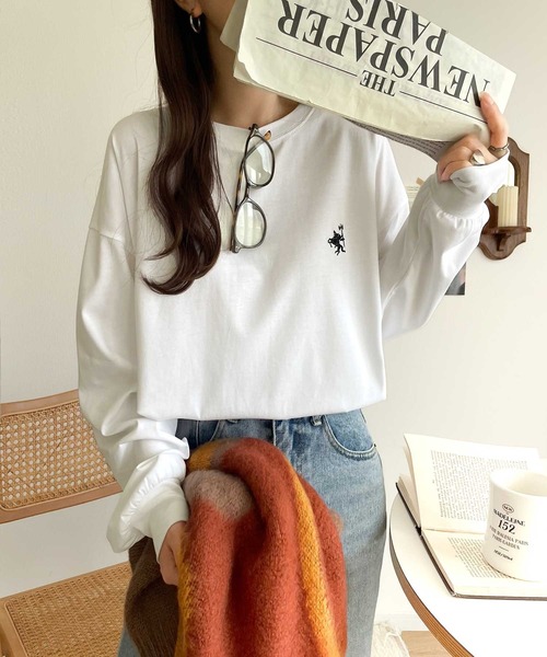 classicalelf(クラシカルエルフ)の「後ろ姿も、抜かりなく。胸刺繍 シルケット素材 ゆったりシルエット レイヤード バックヘンリー 長袖 ロンTEE(Tシャツ/カットソー・レディース・ブラック/オフホワイト/チャコール/ベージュ・X-LARGE/SMALL/MEDIUM/LARGE)」の19枚目の写真