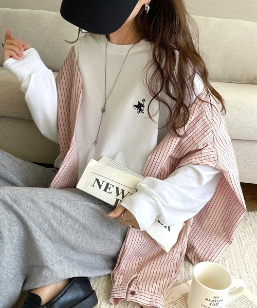 classicalelf(クラシカルエルフ)の「後ろ姿も、抜かりなく。胸刺繍 シルケット素材 ゆったりシルエット レイヤード バックヘンリー 長袖 ロンTEE(Tシャツ/カットソー・レディース・ブラック/オフホワイト/チャコール/ベージュ・X-LARGE/SMALL/MEDIUM/LARGE)」の9枚目の写真