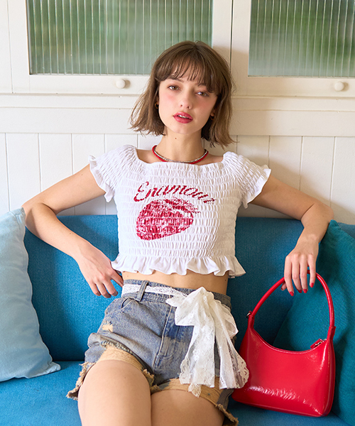 Mi-je(ミジェ)の「ストロベリーシャーリングトップス【韓国ファッション】(Tシャツ/カットソー・レディース・オフホワイト/クリーム・F)」の1枚目の写真
