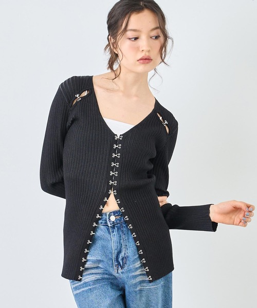 ANAP（アナップ）の「リブニットホックデザインカーディガン（カーディガン/ボレロ・レディース・ブラック/ライトグレー・FREE）」の2枚目の写真
