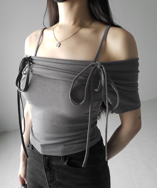 me+em select(ミームセレクト)の「【 3color 】ストラップダブルリボンギャザーオフショルトップス / strap double ribbon gather offshoulder tops ※※(Tシャツ/カットソー・レディース・ブラック/グレー/ホワイト・FREE)」の18枚目の写真