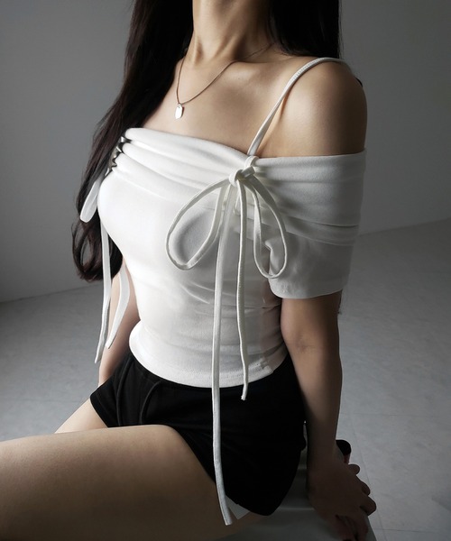 me+em select(ミームセレクト)の「【 3color 】ストラップダブルリボンギャザーオフショルトップス / strap double ribbon gather offshoulder tops ※※(Tシャツ/カットソー・レディース・ブラック/グレー/ホワイト・FREE)」の13枚目の写真