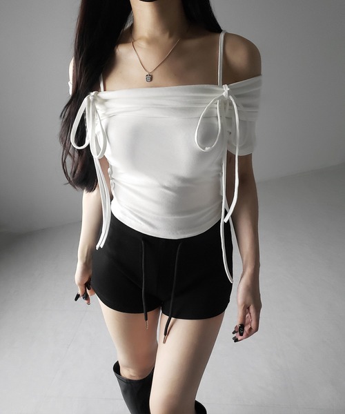 me+em select(ミームセレクト)の「【 3color 】ストラップダブルリボンギャザーオフショルトップス / strap double ribbon gather offshoulder tops ※※(Tシャツ/カットソー・レディース・ブラック/グレー/ホワイト・FREE)」の15枚目の写真