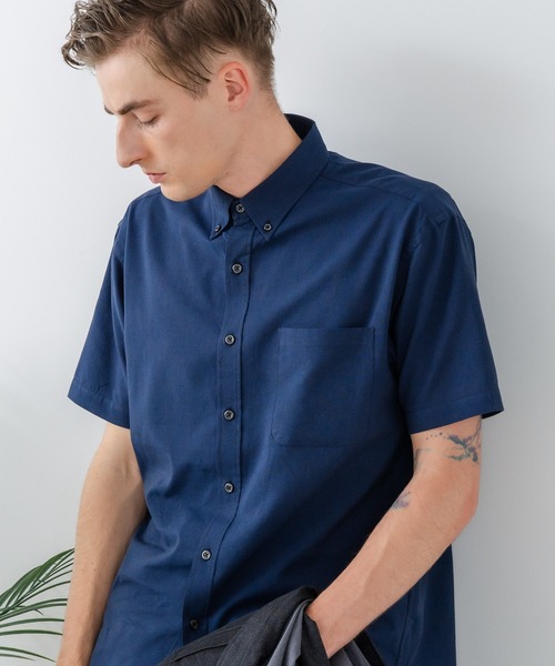 Blue Standard （ブルースタンダード）の「【Blue Standard:ブルースタンダード】フレンチリネンミックス ボタンダウン 半袖シャツ 吸水速乾 麻混 クールビズ（シャツ/ブラウス・メンズ・ネイビー/サックスブルー・X-LARGE/LARGE/MEDIUM）」の2枚目の写真