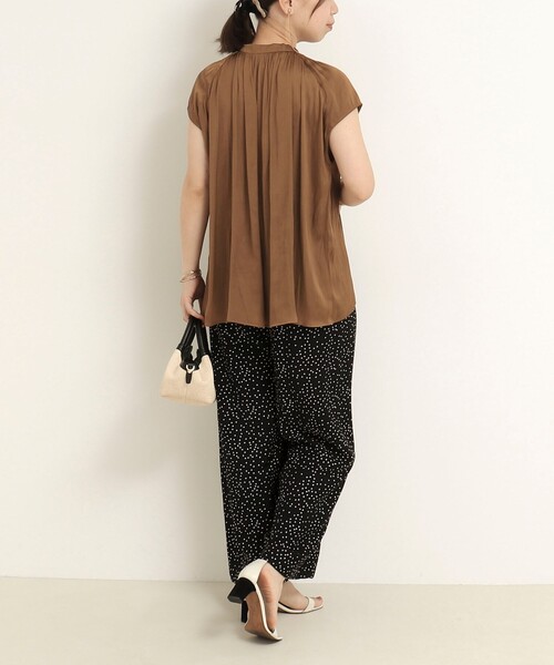 NOLLEY'S LIGHT（ノーリーズライト）の「サテンビンテージシャーリングブラウス（シャツ/ブラウス・レディース・グレイッシュブルー/ベージュ/ブラウン・38）」の15枚目の写真