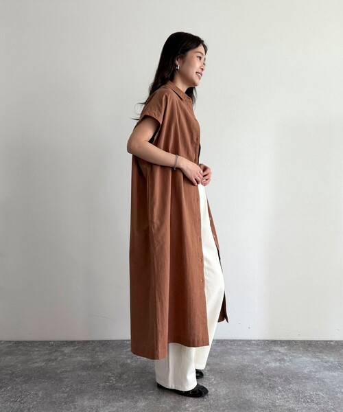 fredy emue(フレディエミュ)の「【GEVACO/ゲバコ】フレンチスリーブシャツワンピース(シャツワンピース・レディース・ブラウン/ブラック/オフホワイト/ブルー・38)」の12枚目の写真