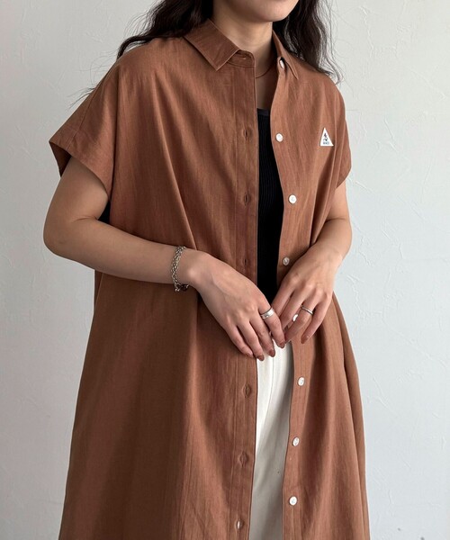 fredy emue(フレディエミュ)の「【GEVACO/ゲバコ】フレンチスリーブシャツワンピース(シャツワンピース・レディース・ブラウン/ブラック/オフホワイト/ブルー・38)」の9枚目の写真