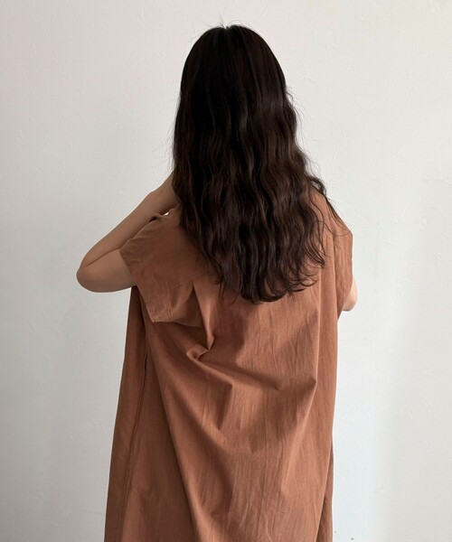 fredy emue(フレディエミュ)の「【GEVACO/ゲバコ】フレンチスリーブシャツワンピース(シャツワンピース・レディース・ブラウン/ブラック/オフホワイト/ブルー・38)」の7枚目の写真