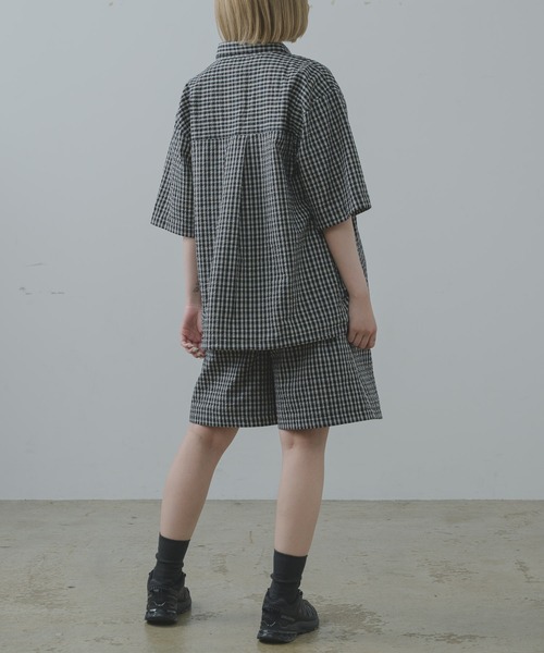 flaner（フラネ）の「Seersucker check shirt / シアサッカーチェックシャツ（シャツ/ブラウス・レディース・ブラック/ネイビー・MEDIUM/LARGE）」の9枚目の写真