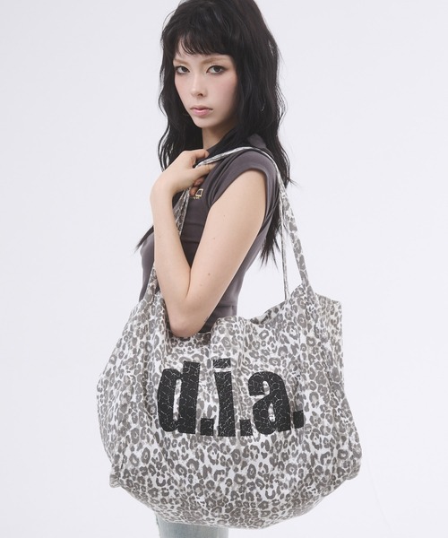 d.i.a.ロゴプリントレオパードトートバッグ レオパード柄