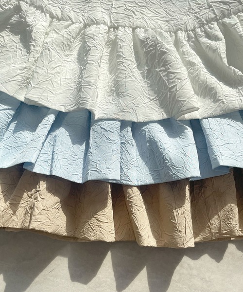 Futier land(フューティアランド)の「バックWリボンウエストペプラムトップス(シャツ/ブラウス・レディース・グレイッシュベージュ/ホワイト/ブルー・LARGE/MEDIUM)」の6枚目の写真