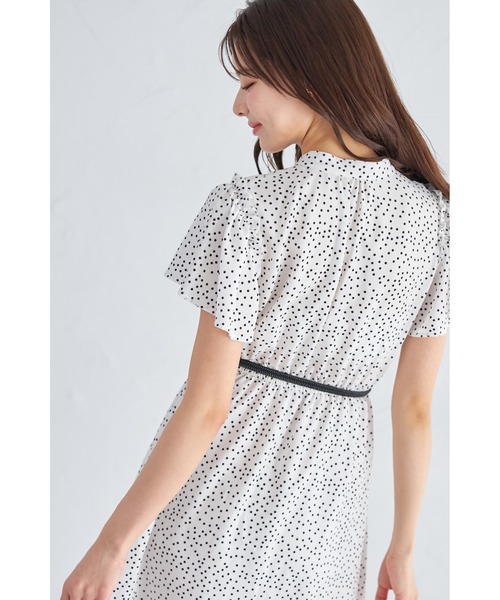 tocco closet(トッコ クローゼット)の「パールビジューベルト付きドットワンピース(ワンピース・レディース・ブラック/ネイビー/オフホワイト・M)」の9枚目の写真