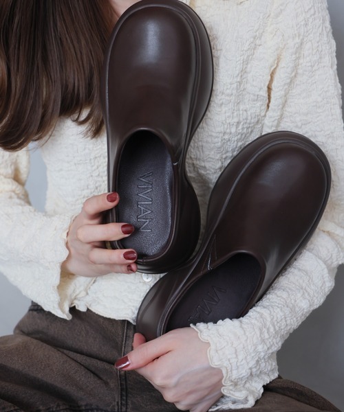 VIVIAN（ヴィヴィアン）の「厚底スリッポンサボサンダル（サンダル・レディース・ダークブラウン/イエロー系その他6/ブラック・LL/L/M/S）」の17枚目の写真