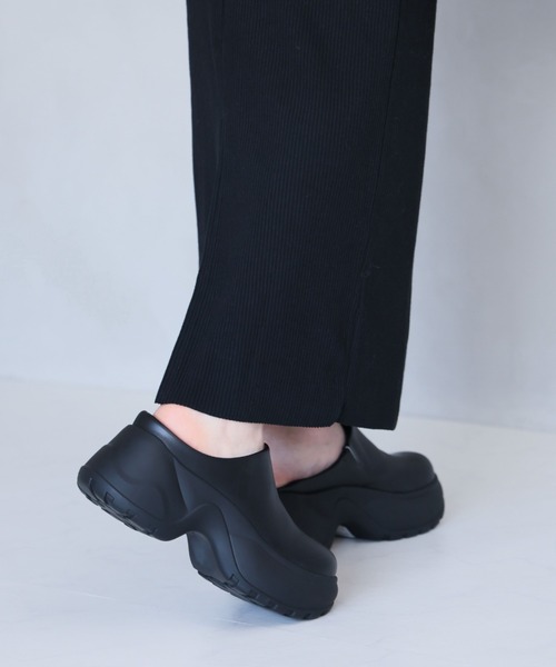 VIVIAN（ヴィヴィアン）の「厚底スリッポンサボサンダル（サンダル・レディース・ダークブラウン/イエロー系その他6/ブラック・LL/L/M/S）」の8枚目の写真