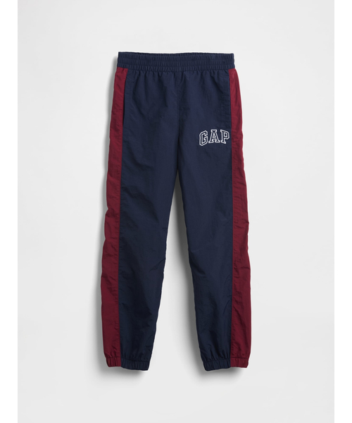 GAP（ギャップ）の「リサイクルナイロン100% リラックス GAPロゴ ジョガーパンツ (キッズ)（その他パンツ・キッズ・ブラック/ネイビー・110cm/120cm/130cm/140cm/150cm/160cm）」の5枚目の写真