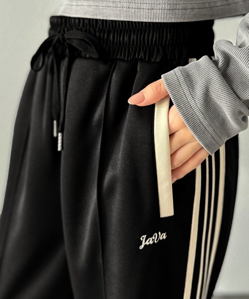 Java（ジャバ）の「《JaVaジャバコラボ》配色ラインで魅せる大人リラクシー。サイドラインロゴ刺繍トラックパンツ（ウエストゴム）（その他パンツ・レディース・ブラック/アイボリー/ネイビー・LARGE/MEDIUM/SMALL/X-LARGE）」の22枚目の写真
